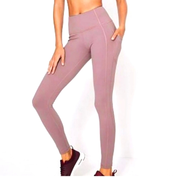 NWT Victorias Secret Flow On Point 7/8 Leggings Sz 12 Large Yoga Pants High Rise - Picture 1 of 3